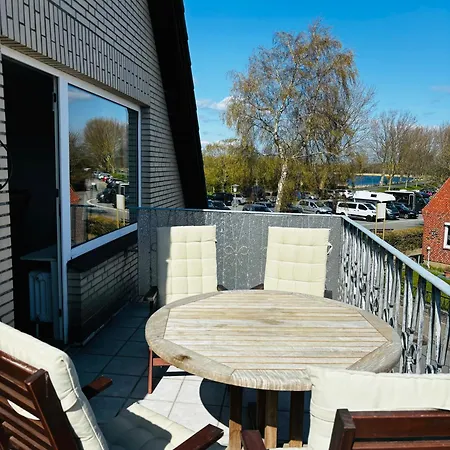 Mit Kahnstelle Apartment *